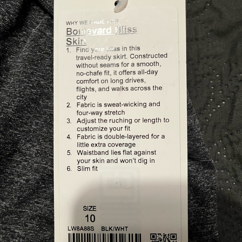 Lululemon skirt, dark grey nwt